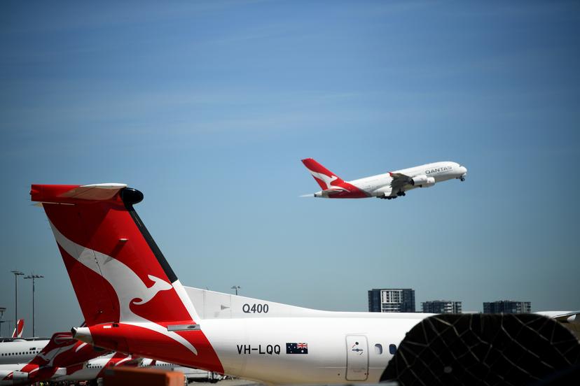 Qantas ගුවන් සමාගමේ COVID එන්නත අනිවාර්ය කිරීමේ රීතියට ජාත්‍යන්තර ගුවන් සේවා ආයතනය ප්‍රතිචාර දක්වයි.